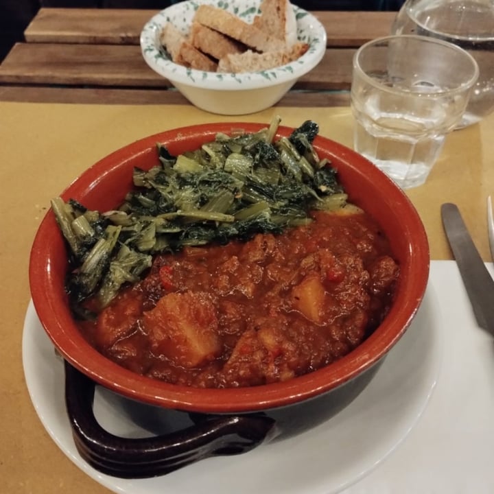 photo of Il Vegetariano Goulash di seitan con polenta e cicoria saltata shared by @iridedor on  02 Apr 2023 - review