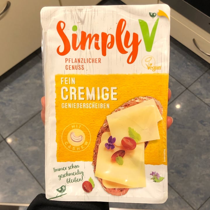 photo of Simply V Fein Cremige Genießerscheiben shared by @evelynsarah on  05 May 2023 - review