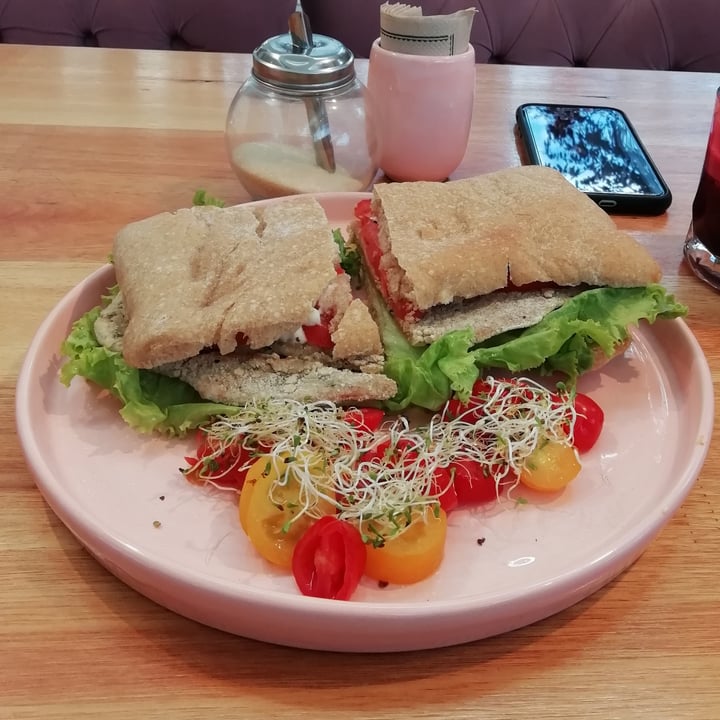 photo of Filo Sandwich de Milanesa shared by @nanaesquivel on  06 Apr 2023 - review