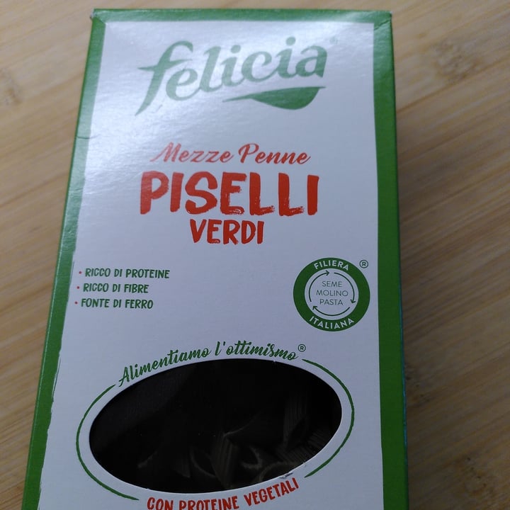 photo of Felicia Mezze penne di Piselli shared by @walkabout-veg on  05 May 2023 - review