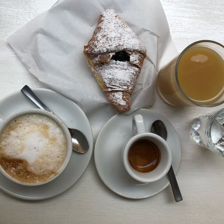 photo of Bar Dolcezza di Cuscunà Temistocle Colazione vegana shared by @lisasir on  20 Jul 2023 - review