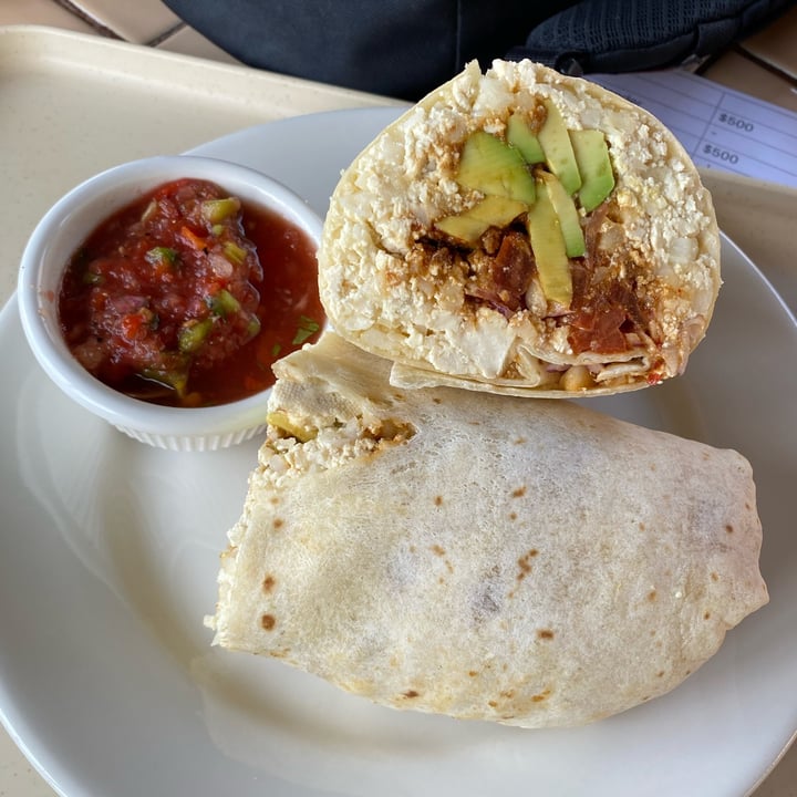 photo of Sweet Elle Cafe Vegan Wrap shared by @bailythompson on  07 Jun 2023 - review