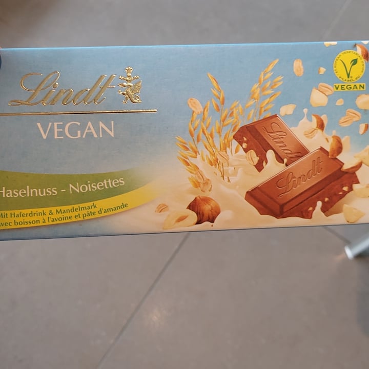 photo of Lindt Vegan Hazelnut shared by @lucthelucky on  08 May 2023 - review