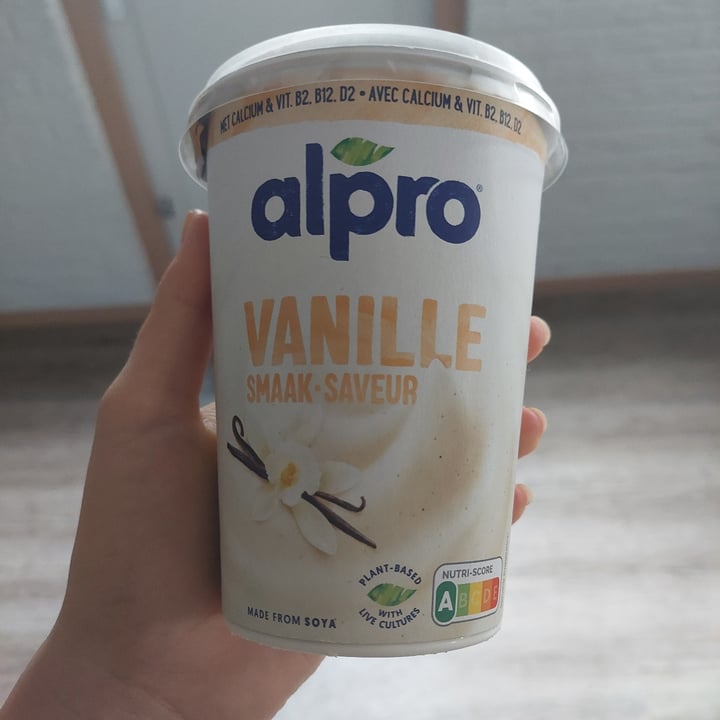 photo of Alpro Alpro Soja Vanille yogurt shared by @frendssnotfood on  29 Jul 2023 - review