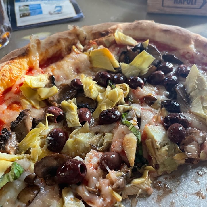photo of Via Napoli Ristorante e Pizzeria Mushroom, Artichoke & Olive Pizza shared by @josticks on  28 Jan 2023 - review
