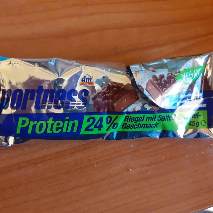 photo of sportness Sportness Chocolate Salted Caramel Protein Bar shared by @pigronavegana on  25 Apr 2023 - review