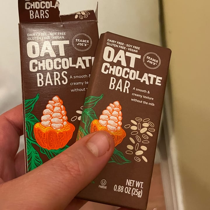 photo of Trader Joe's Oat Chocolate Bars shared by @catluvr on  23 Feb 2023 - review