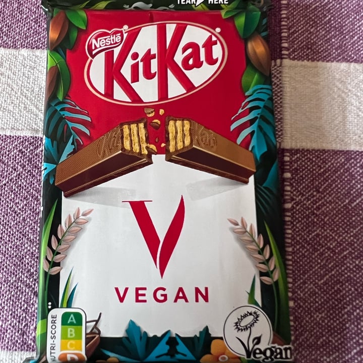 photo of Nestlé Kitkat Vegan shared by @lara80 on  17 May 2023 - review