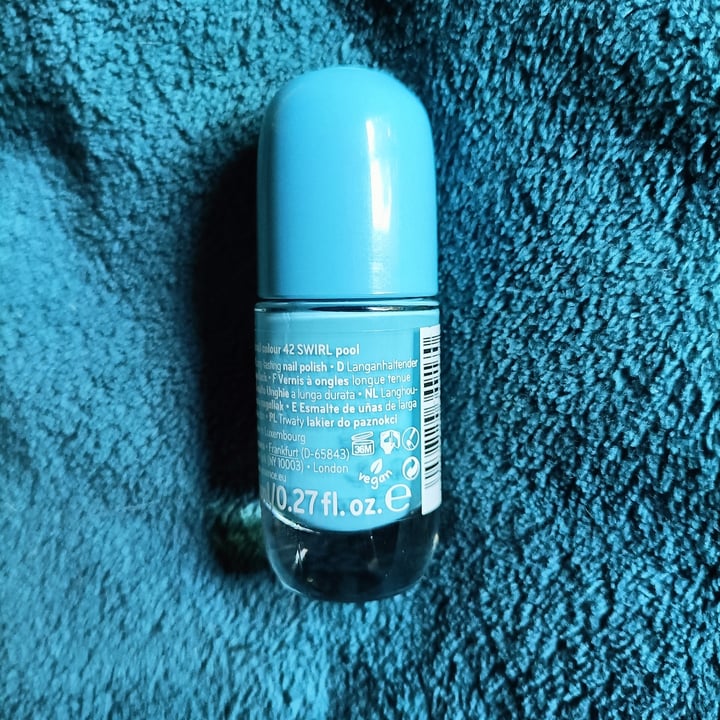 photo of Essence  gel nail colour swirl pool shared by @wonka on  05 May 2023 - review