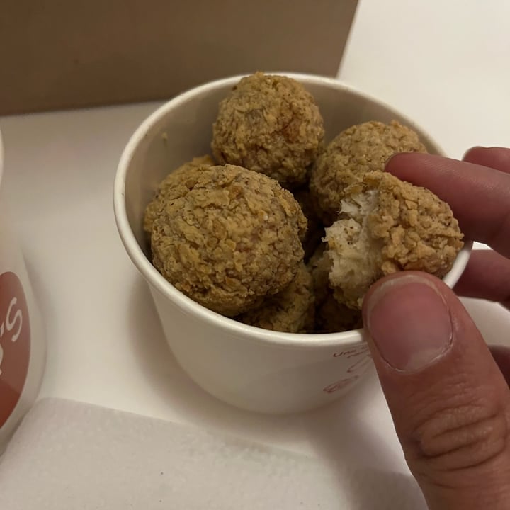 photo of Goyo’s Plant-Based Burgers Roma Poyo Bites shared by @saloshayo on  19 Apr 2023 - review
