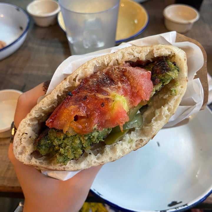 photo of Miznon Singapore Falafel Burger (Veganized) shared by @dafnelately on  21 Nov 2022 - review