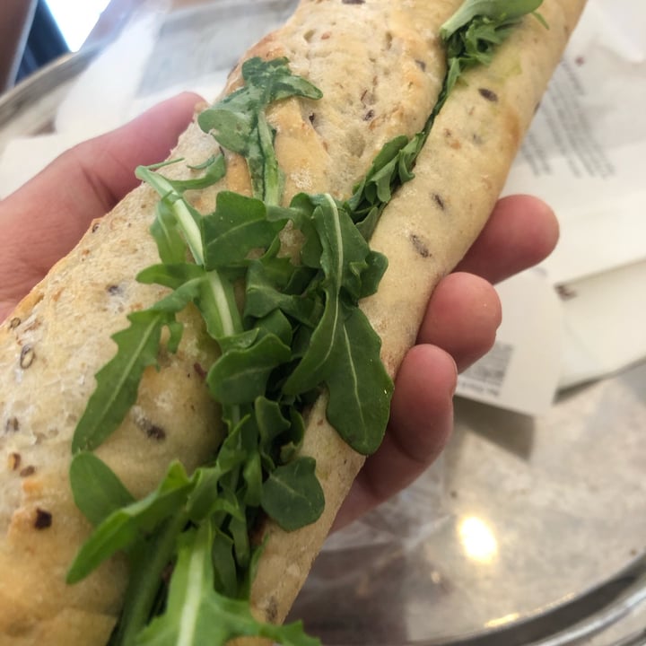 photo of Pret A Manger Avo, Olives & Toms Baguette shared by @cloudnineberry on  16 Jun 2023 - review