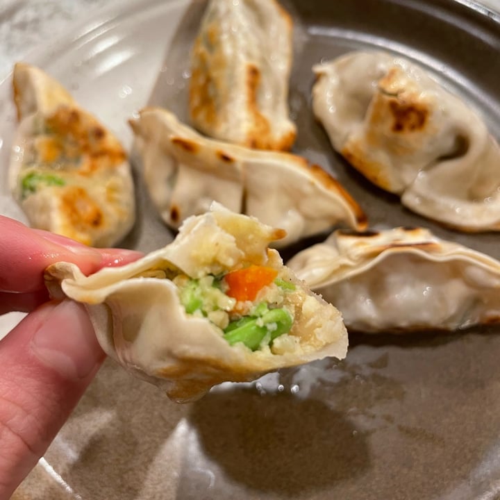 photo of Bibigo Organic Potstickers shared by @claudiad on  08 Jan 2023 - review
