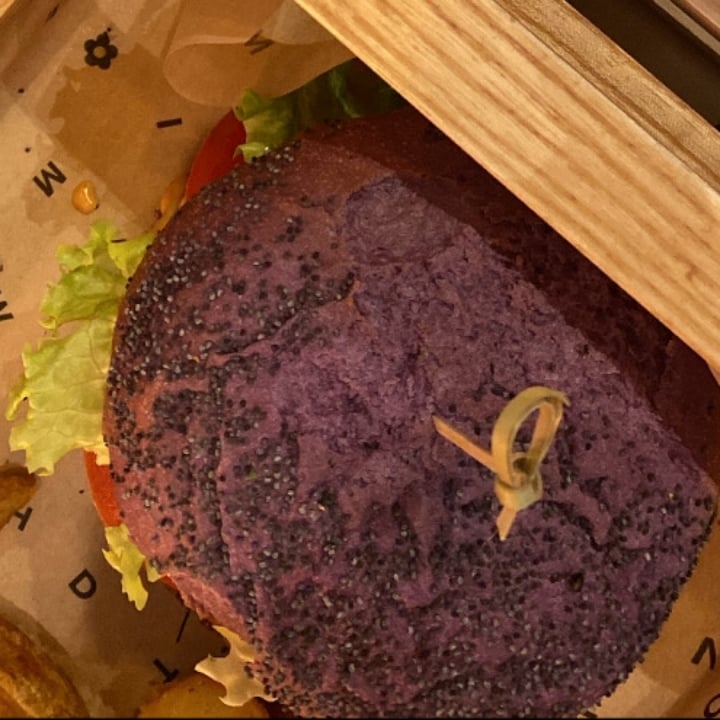 photo of Flower Burger Flower Burger shared by @mariaforesti on  19 Jan 2023 - review