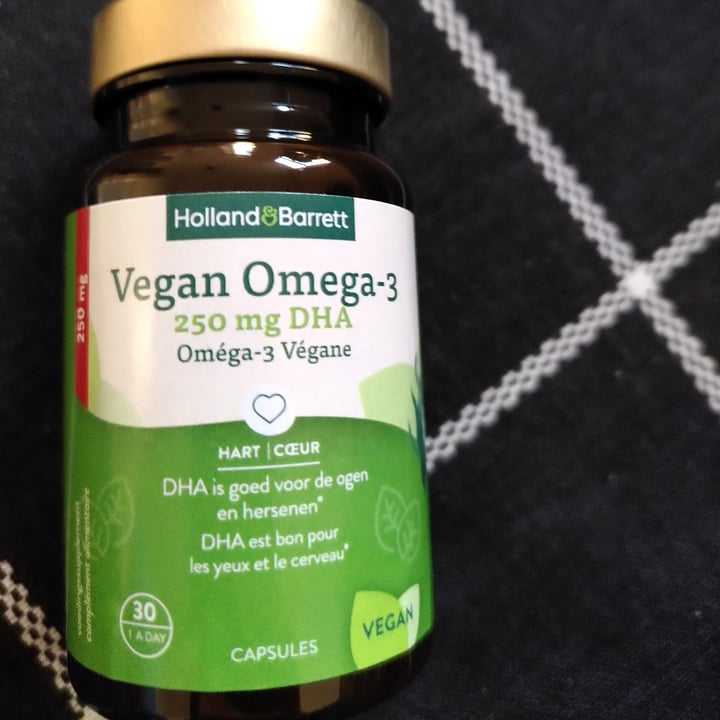 photo of Holland & Barrett Vegan omega 3 shared by @walkabout-veg on  02 Jun 2023 - review