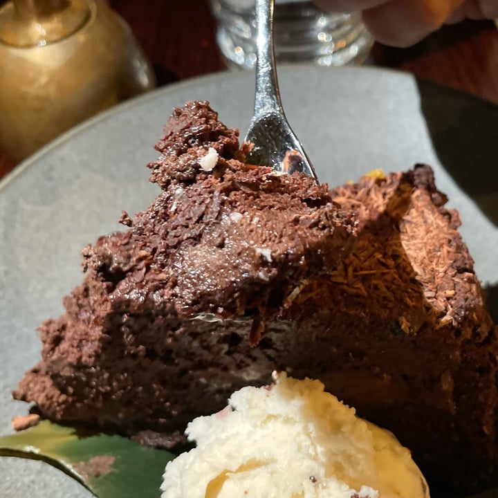 photo of Franchia Vegan Cafe Chocolate Fudge Cake with Vanilla almond Ice cream shared by @plantnats on  28 Apr 2023 - review