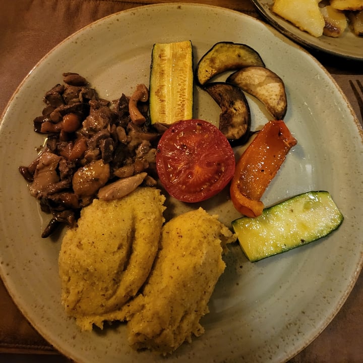 photo of Ristorante Mathiaskeller Polenta Funghi E Verdure shared by @lindasunny on  03 Jul 2023 - review