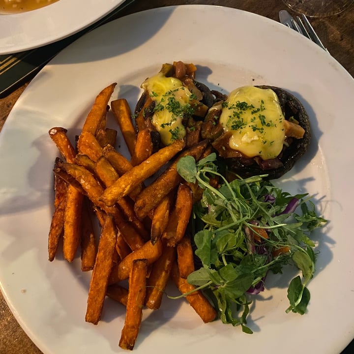 photo of The Market Pub Vegetable Stuffed Mushrooms shared by @muir2000 on  06 Aug 2023 - review