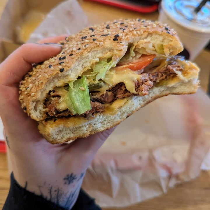 photo of BEESECHURGERS King's Churger shared by @bornwild on  29 Mar 2023 - review