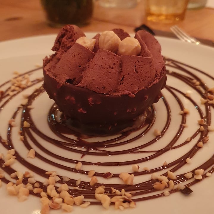 photo of Nativa Ristorante Rocher al cioccolato con cuore al caramello salato shared by @annaflavia on  01 Jan 2023 - review