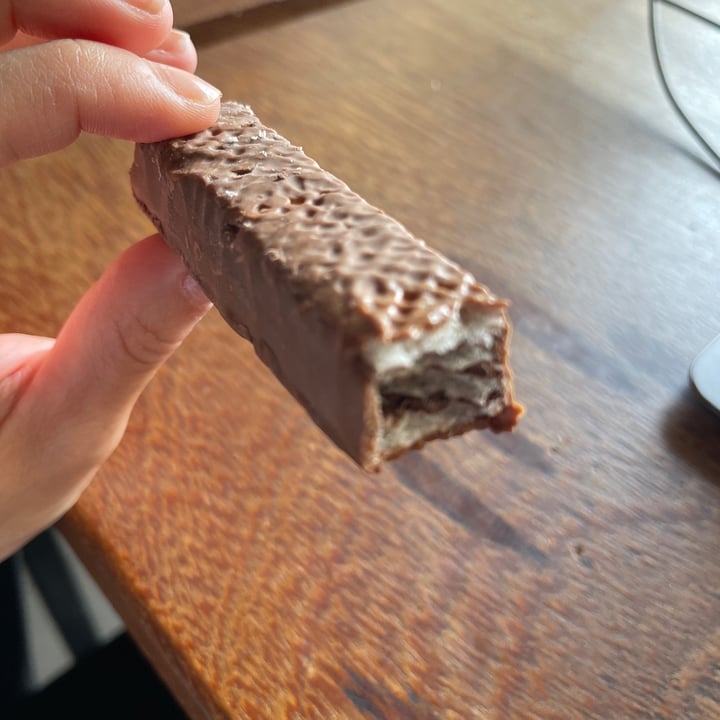 photo of Trupo Treats Mylk Chocolate + Hazelnut Crispy Wafer Bar shared by @thumbelinasana on  31 May 2023 - review