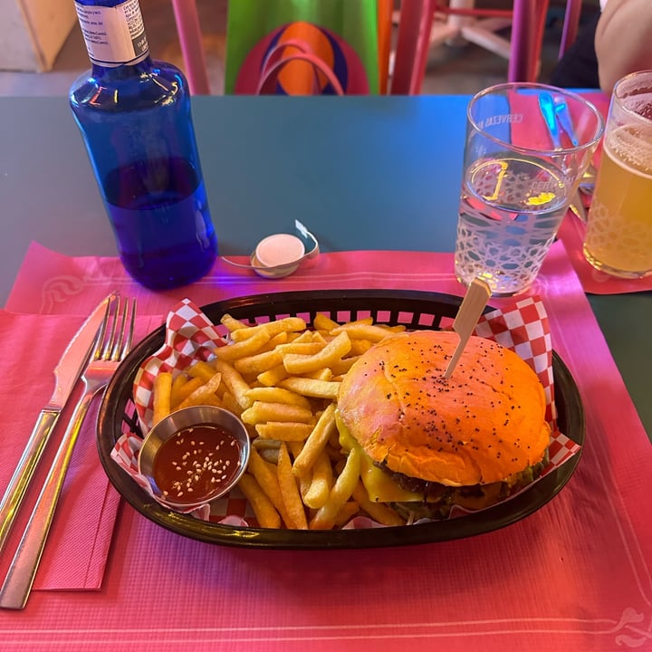 photo of Freedom Cakes smash burguer shared by @myveglife on  15 Jul 2023 - review