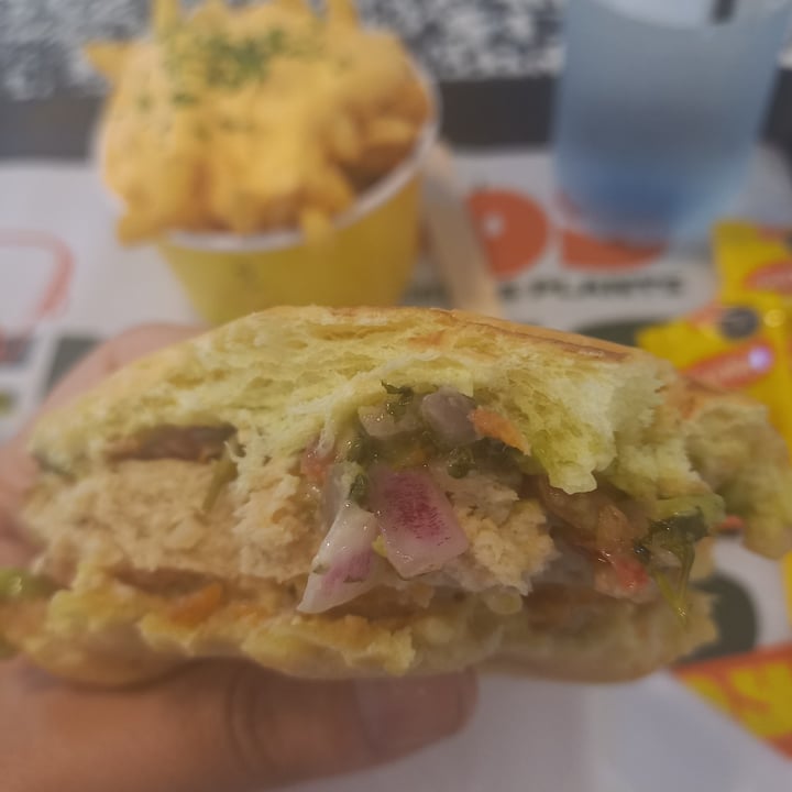 photo of JOY burgers Holy Guacamole shared by @brenduliiii on  14 Feb 2023 - review