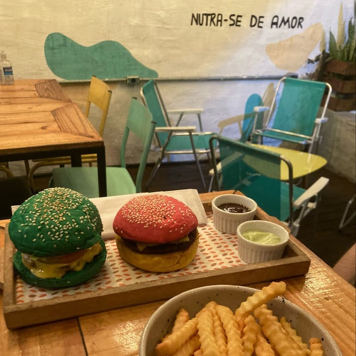 photo of Peace Burger Futuro Peace Burger shared by @giulianaleite on  01 Jun 2023 - review