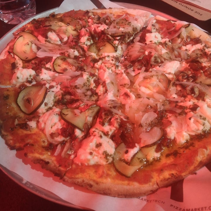photo of Pizza Market Esplugues Vegan pizza shared by @marcbanzai on  27 Dec 2022 - review