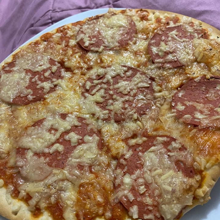 photo of Vemondo Stonebaked pizza salami style shared by @arjolla on  08 Jan 2023 - review