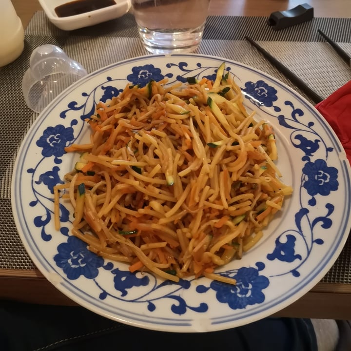 photo of Ristorante Long Jin di Yu Nana Spaghetti di riso con verdure shared by @bebaveg on  22 Apr 2023 - review