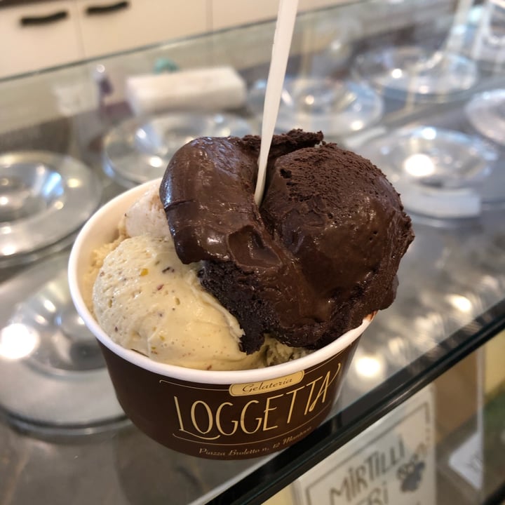 photo of Gelateria Loggetta cono arachide salata e cacao note fondenti shared by @babi84 on  27 Mar 2023 - review