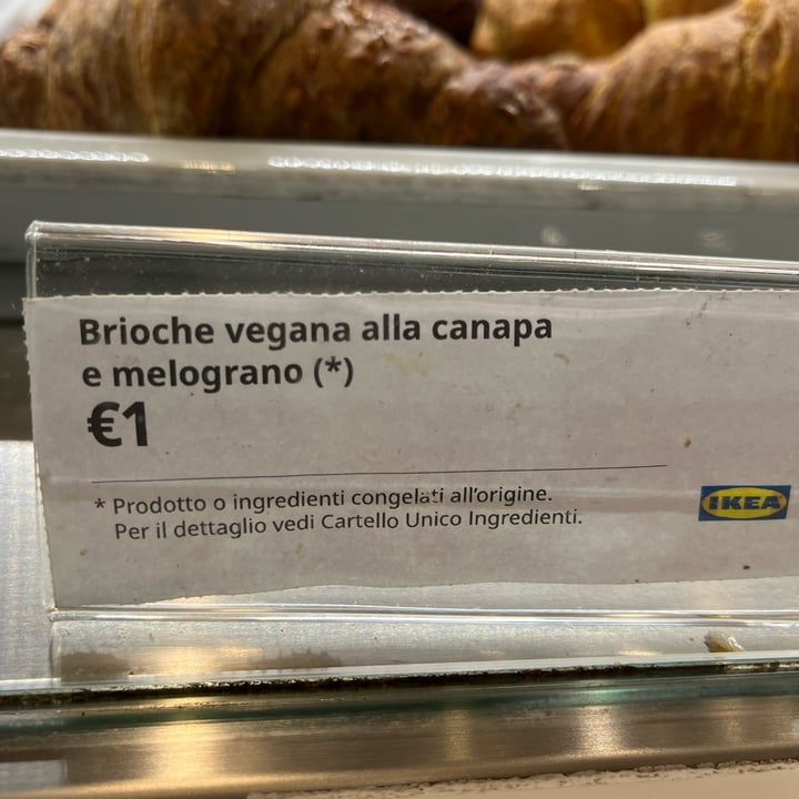photo of IKEA Cornetto Vegano alla canapa e melograno shared by @charlotteauxfraises on  27 Jan 2023 - review