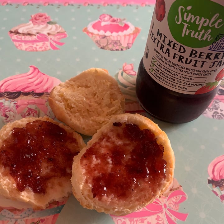 photo of Simple Truth Mixed berry extra fruit jam shared by @hoodedgirl on  06 Jan 2023 - review
