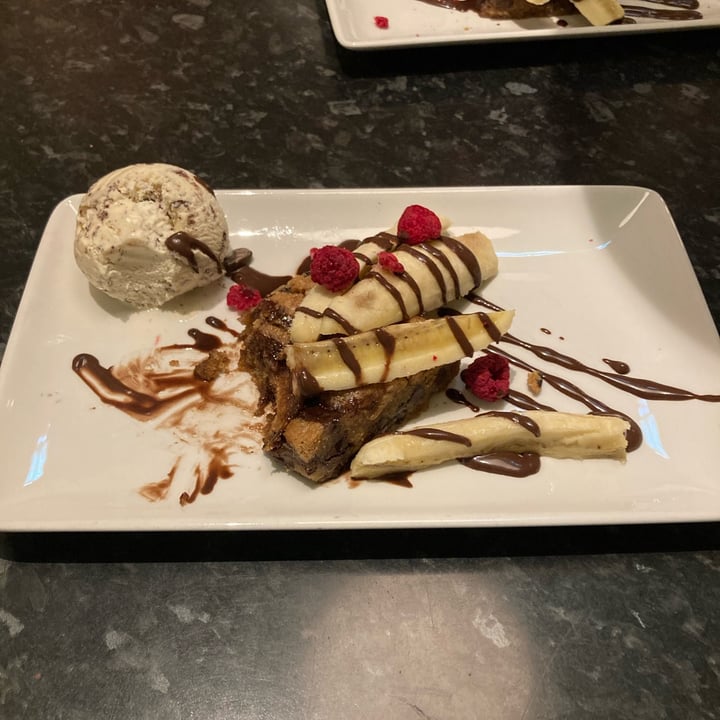 photo of Frankie & Benny's Chocolate Chip Vegan Blondie shared by @rosemaryevanshughes on  24 Jan 2023 - review