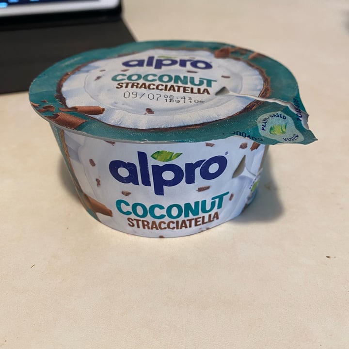 photo of Alpro alpro coconut yogurt shared by @veganfuorisede on  05 Jun 2023 - review