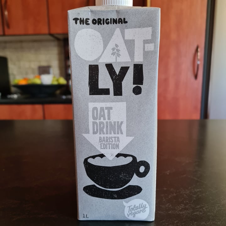 photo of THE ORIGINAL OAT-LY! Oatly  Barista Edition shared by @veronicagroen on  03 Jun 2023 - review