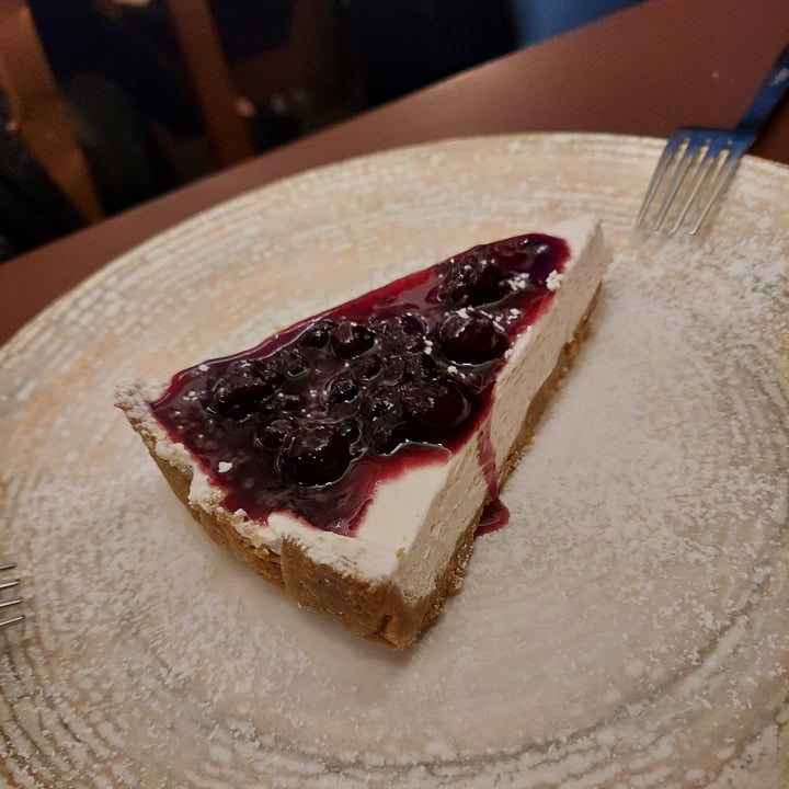 photo of Osteria L’Angolo Divino Cheesecake Vegana shared by @dargina90 on  25 Apr 2023 - review