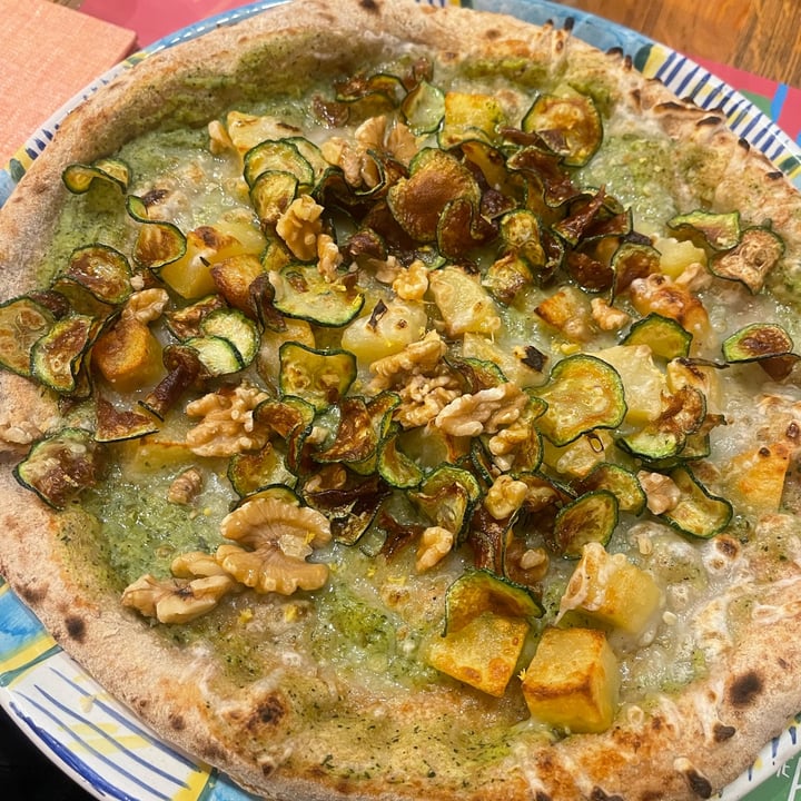 photo of Capperi che Pizza nerano vegana shared by @therealveganfox on  06 Apr 2023 - review