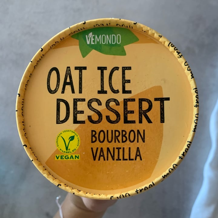 photo of Vemondo Oat ice cream vanilla shared by @valeriapugliese on  11 Jul 2023 - review