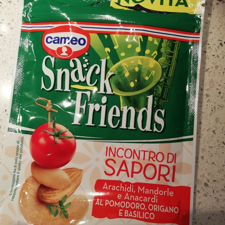 photo of Cameo snack friends arachidi, mandore, anacardi. al pomodoro e basilico shared by @littlepoppyseed on  16 Mar 2023 - review
