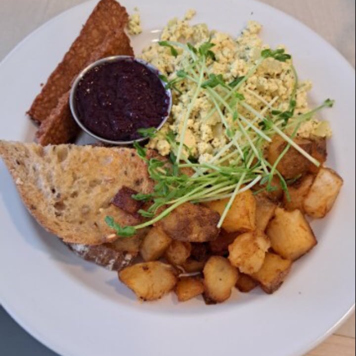 photo of Green Bar Full Vegan Breakfast shared by @sueprozak on  03 Apr 2023 - review
