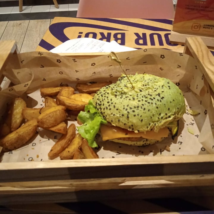 photo of Flower Burger Jungle Burger shared by @elilulu on  06 Apr 2023 - review