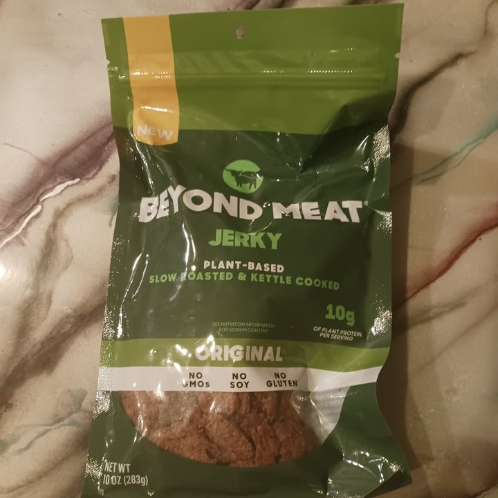 photo of Beyond Meat original jerky shared by @heartartichokehearts on  20 Jan 2023 - review