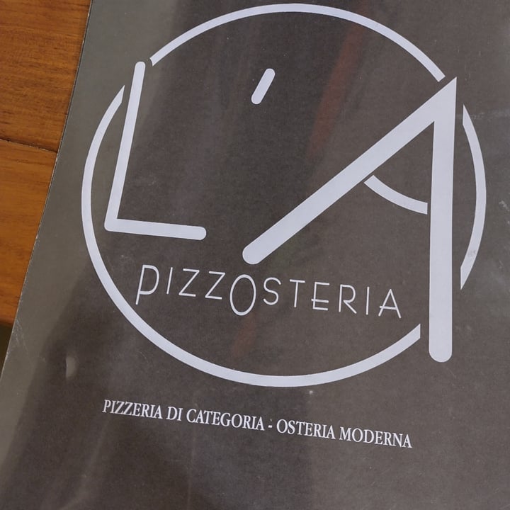 photo of L' Angolo Pizzosteria pizza Vegangolo: mEzzarella e l’affumicata di faggio a base di anacardi e mandorle,crema di friarielli, zafferano, funghi porcini shared by @rsimona on  14 May 2023 - review