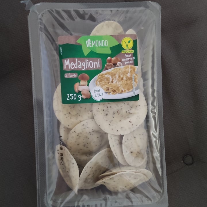 photo of Vemondo Medaglioni ai funghi shared by @brontilloveg on  27 Jan 2023 - review