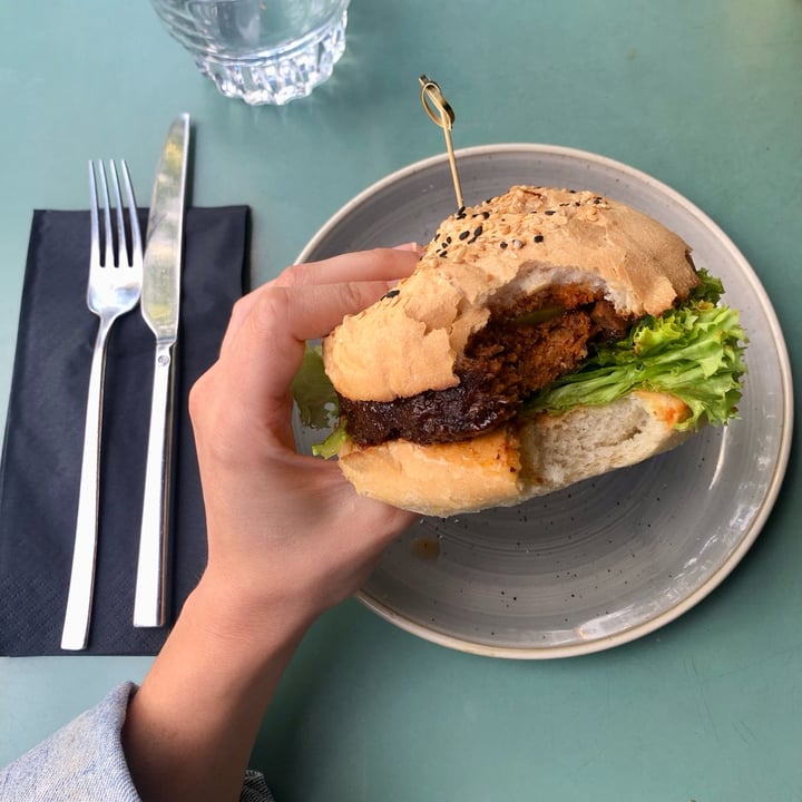 photo of Caffee Oslo Seitan burger shared by @psfrancesca on  21 Jul 2023 - review