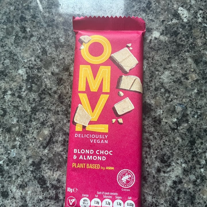 photo of OMV! blond choc & almond shared by @twiggyzombie on  21 Jan 2023 - review