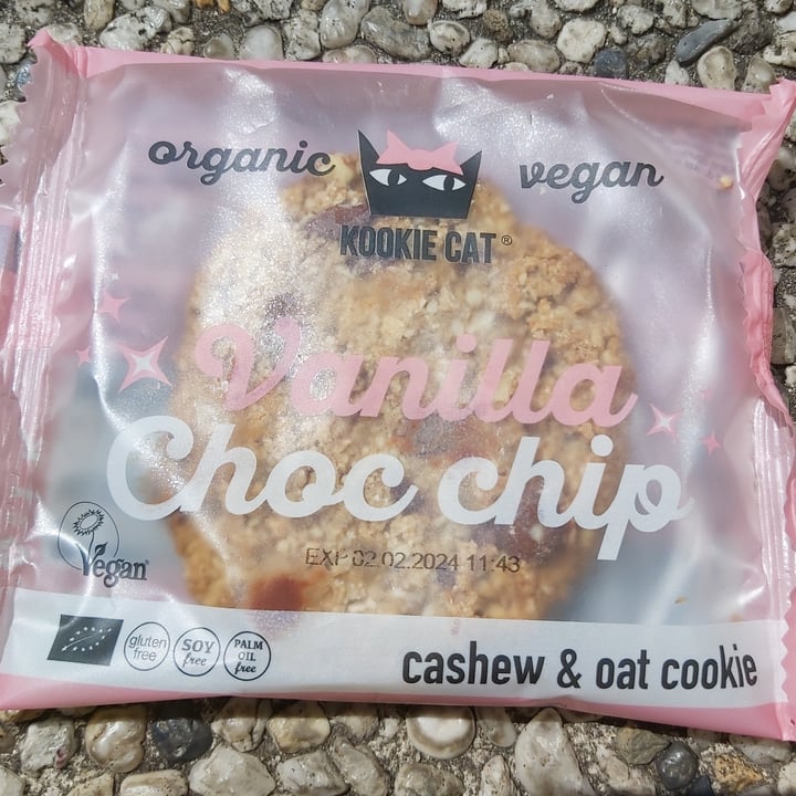 photo of Kookie cat Vanilla Choc Chip Cookie shared by @w-vegan-w on  18 Jul 2023 - review