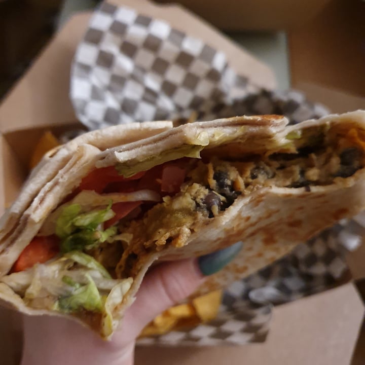 photo of Vegan Junk Food Crunchwrap shared by @anistavrou on  14 Feb 2023 - review